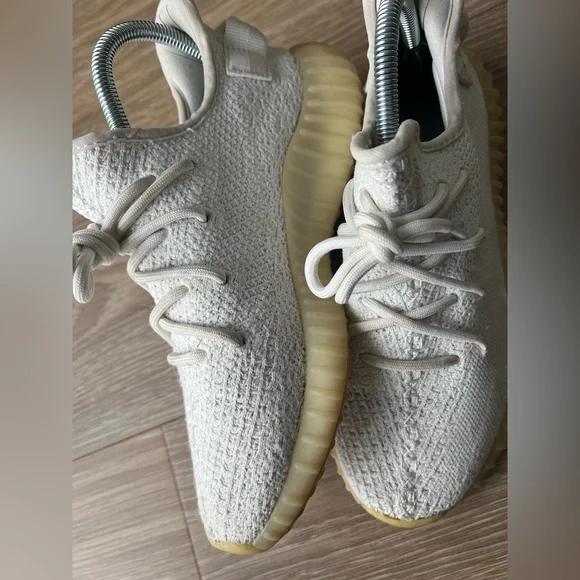 Adidas Yezzy Boost 350 V2 Low Cream White / Triple White Size 7.5 - Picture 4 of 8